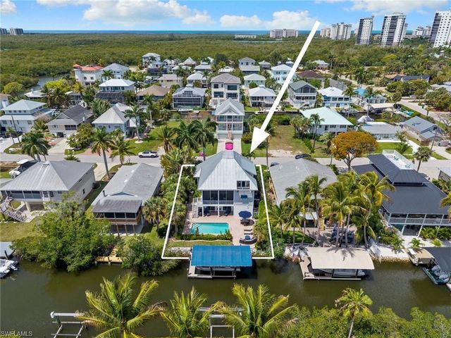 1286 Rainbow CT, Naples, FL 34110