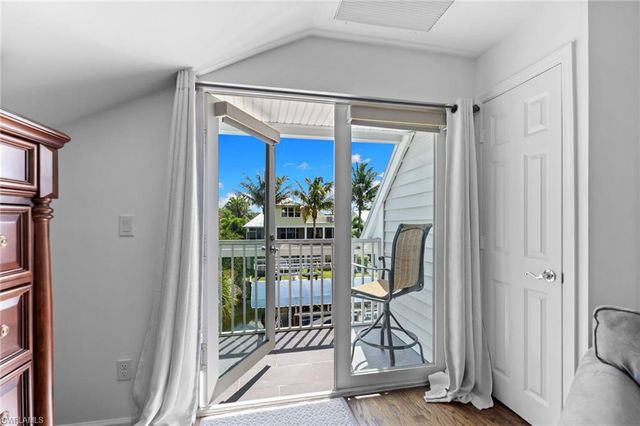 1286 Rainbow CT, Naples, FL 34110