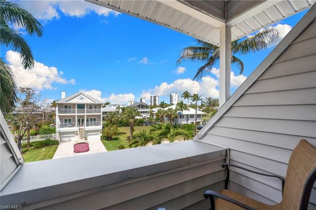 1286 Rainbow CT, Naples, FL 34110