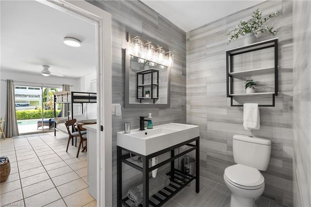 1286 Rainbow CT, Naples, FL 34110