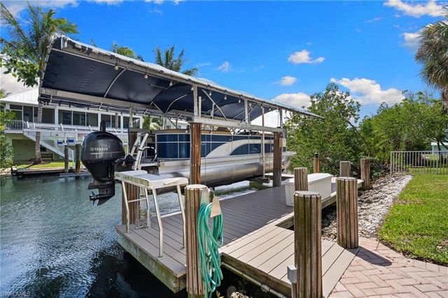 1286 Rainbow CT, Naples, FL 34110