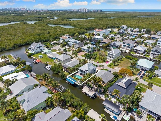 1286 Rainbow CT, Naples, FL 34110