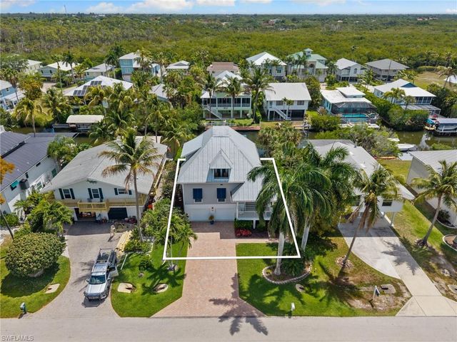 1286 Rainbow CT, Naples, FL 34110