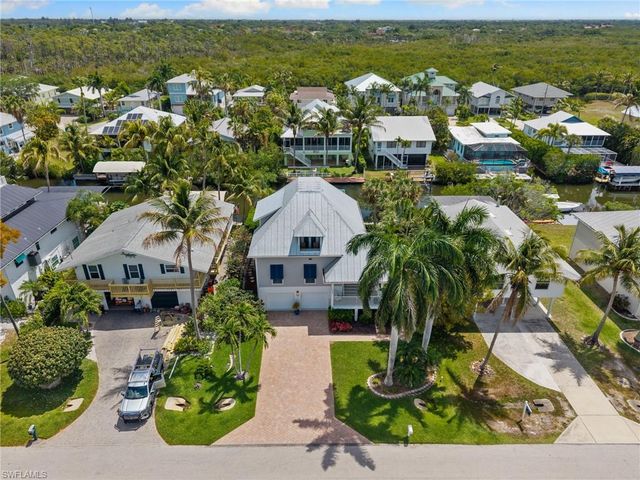 1286 Rainbow CT, Naples, FL 34110