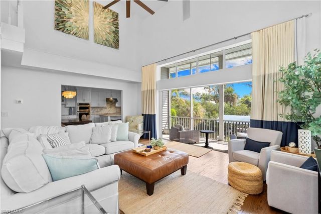 1286 Rainbow CT, Naples, FL 34110