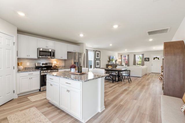 613 Cedar Brook Dr, White House, TN 37188