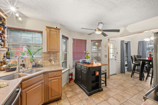 916 Danforth Place, Arlington, TX 76017