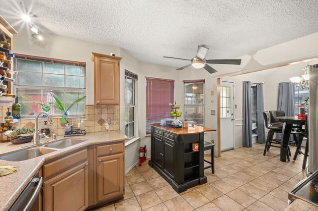 916 Danforth Place, Arlington, TX 76017