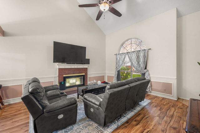 916 Danforth Place, Arlington, TX 76017