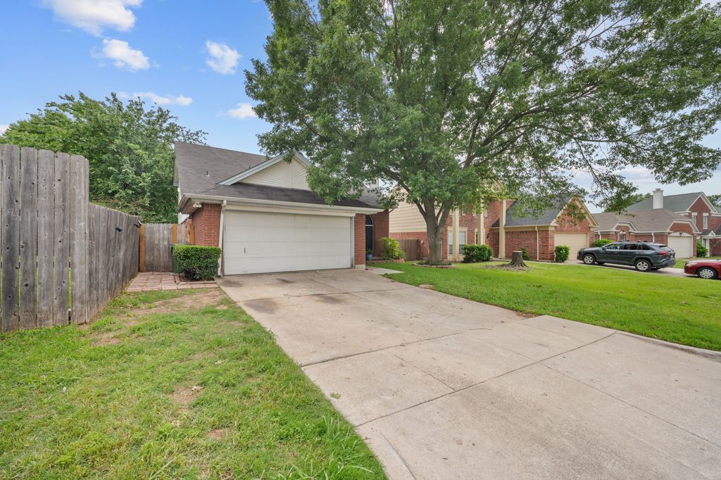 916 Danforth Place, Arlington, TX 76017
