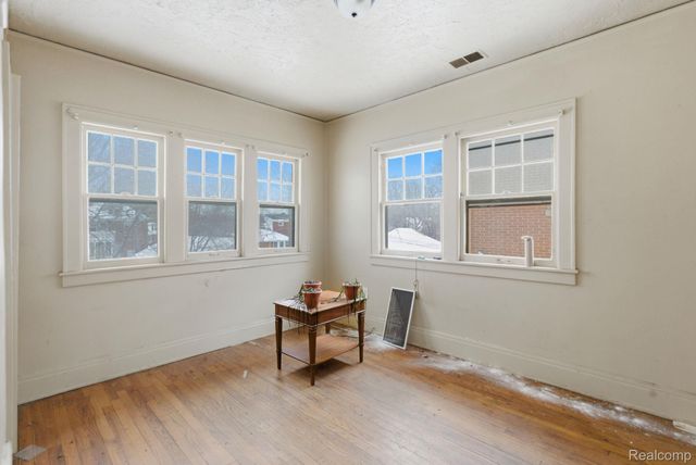 78 Newberry Street, Pontiac, MI 48341