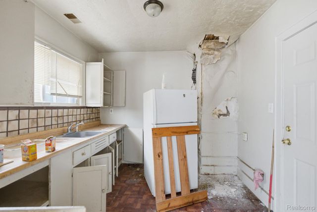 78 Newberry Street, Pontiac, MI 48341