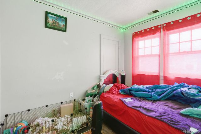 78 Newberry Street, Pontiac, MI 48341