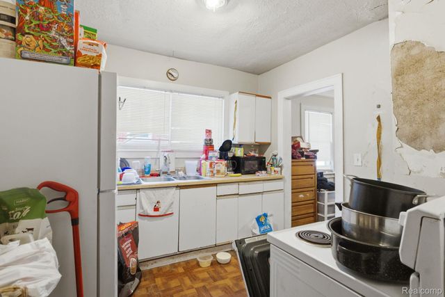 78 Newberry Street, Pontiac, MI 48341