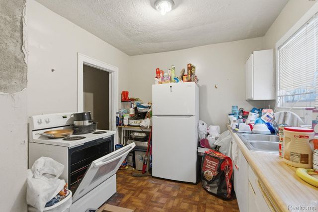 78 Newberry Street, Pontiac, MI 48341