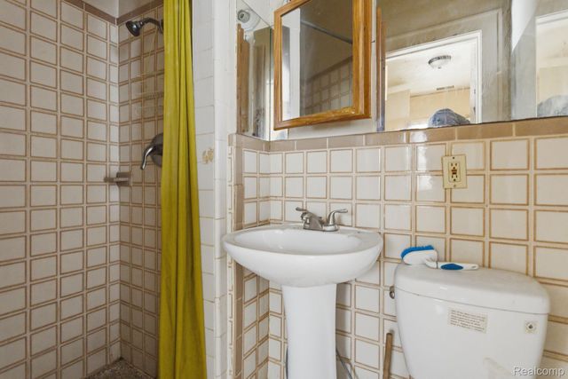 78 Newberry Street, Pontiac, MI 48341