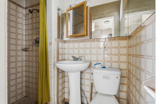 78 Newberry Street, Pontiac, MI 48341