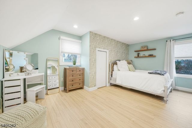 46 Barbara Dr, Pompton Lakes Boro, NJ 07442