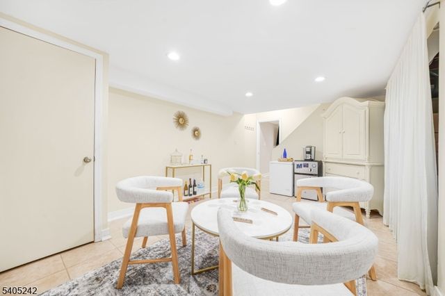 46 Barbara Dr, Pompton Lakes Boro, NJ 07442