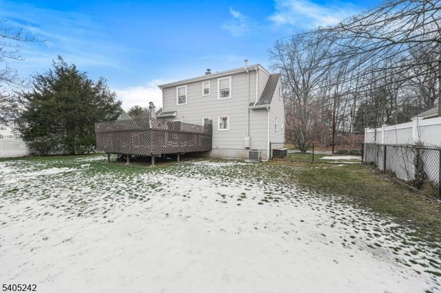 46 Barbara Dr, Pompton Lakes Boro, NJ 07442