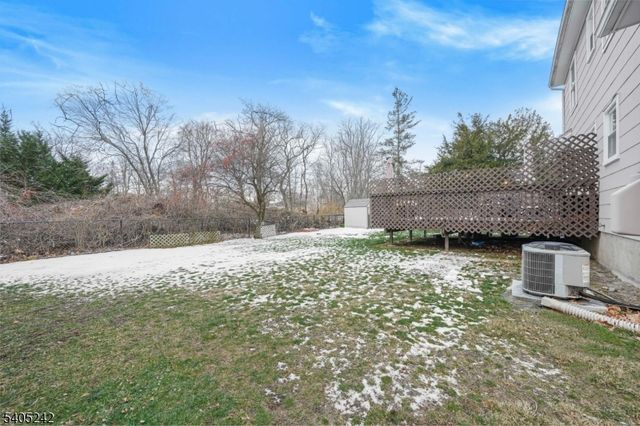 46 Barbara Dr, Pompton Lakes Boro, NJ 07442