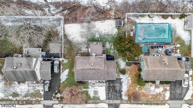 46 Barbara Dr, Pompton Lakes Boro, NJ 07442