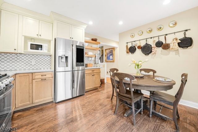 46 Barbara Dr, Pompton Lakes Boro, NJ 07442