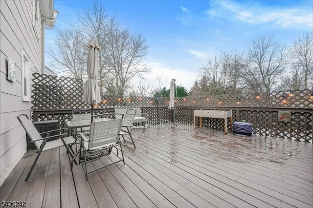 46 Barbara Dr, Pompton Lakes Boro, NJ 07442