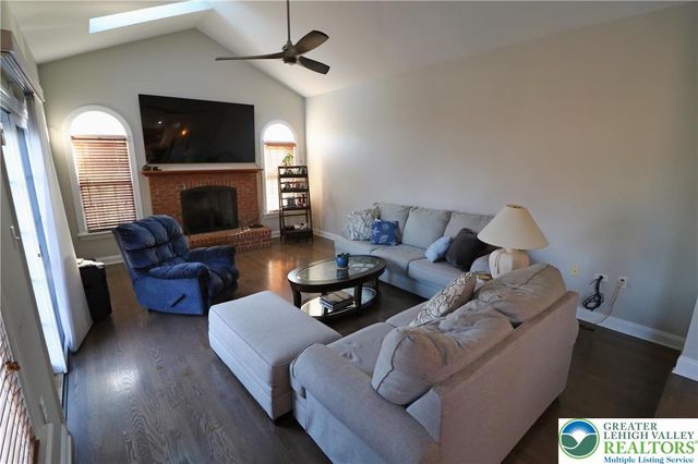 2127 Sherbrooke Drive, Lower Saucon Twp, PA 18015