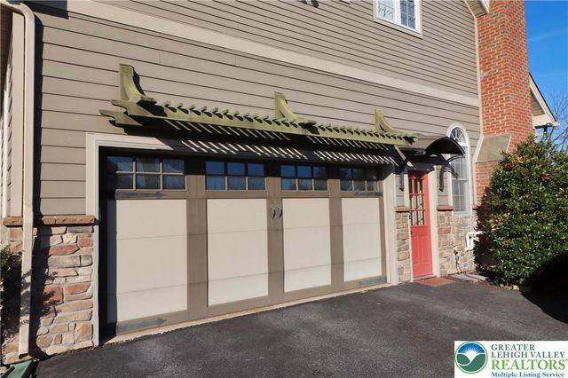 2127 Sherbrooke Drive, Lower Saucon Twp, PA 18015