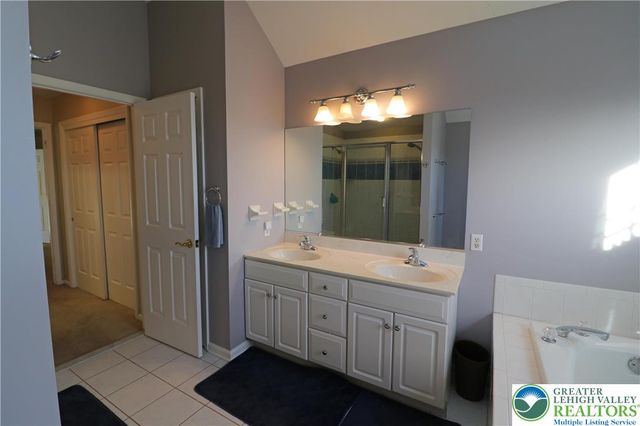 2127 Sherbrooke Drive, Lower Saucon Twp, PA 18015