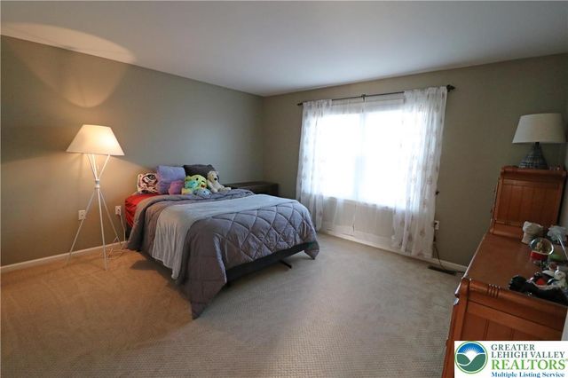 2127 Sherbrooke Drive, Lower Saucon Twp, PA 18015