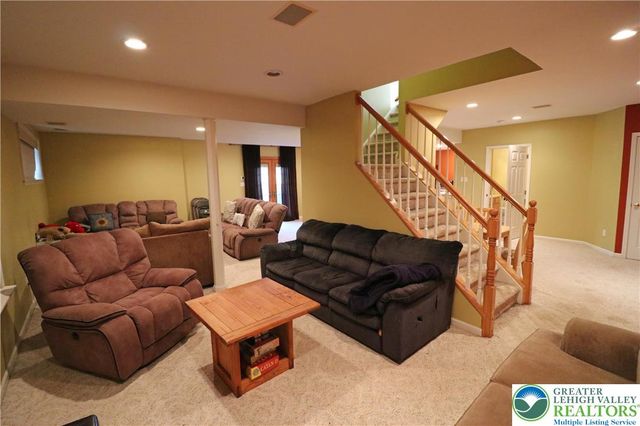 2127 Sherbrooke Drive, Lower Saucon Twp, PA 18015