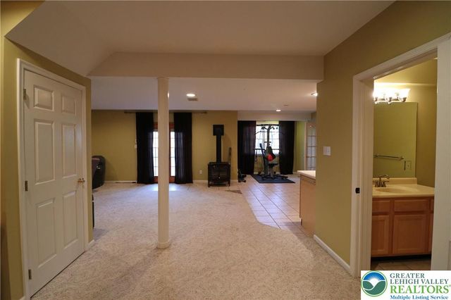 2127 Sherbrooke Drive, Lower Saucon Twp, PA 18015