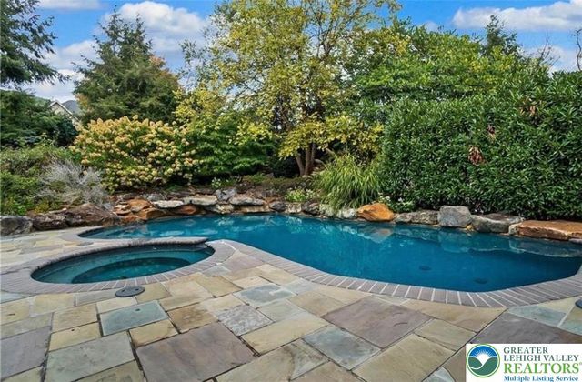 2127 Sherbrooke Drive, Lower Saucon Twp, PA 18015