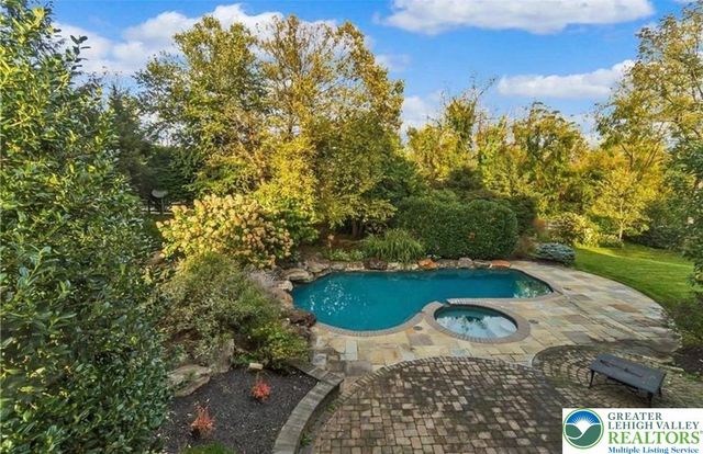 2127 Sherbrooke Drive, Lower Saucon Twp, PA 18015