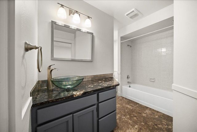 1114 E 19th Ave, Spokane, WA 99203