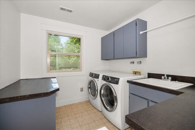 1114 E 19th Ave, Spokane, WA 99203