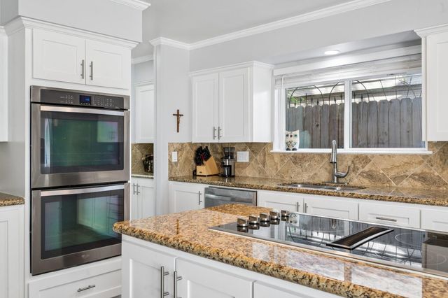 12415 Rocky Knoll Drive, Houston, TX 77077