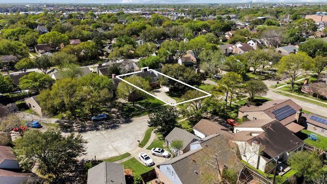 12415 Rocky Knoll Drive, Houston, TX 77077