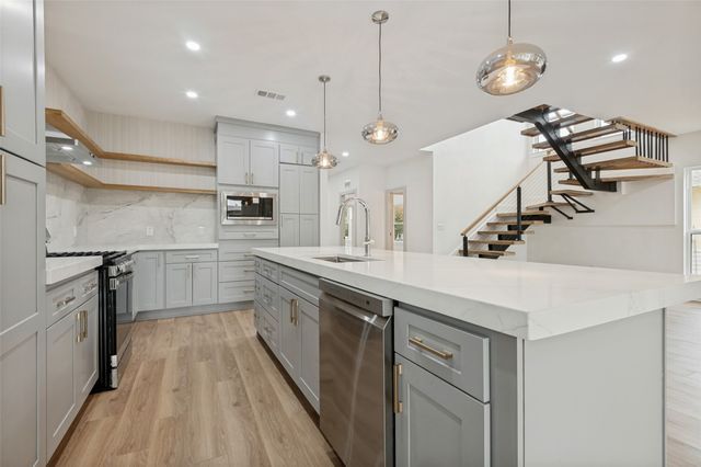 514 S Marlborough Avenue, Dallas, TX 75208