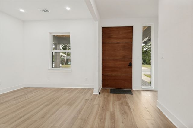 514 S Marlborough Avenue, Dallas, TX 75208