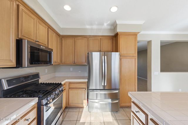 84 Via Katrina, Newbury Park, CA 91320