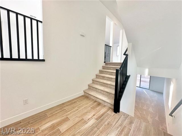 7348 Crown Landing Street, Las Vegas, NV 89113