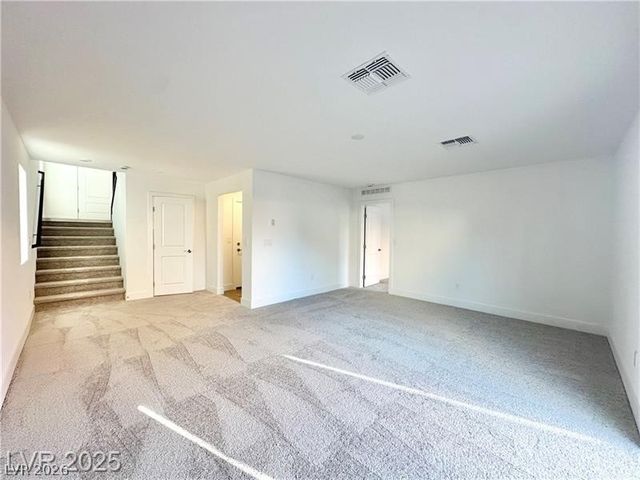 7348 Crown Landing Street, Las Vegas, NV 89113