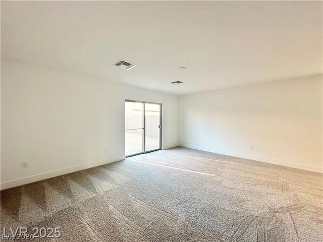 7348 Crown Landing Street, Las Vegas, NV 89113