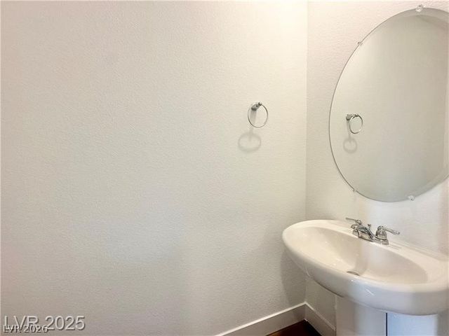 7348 Crown Landing Street, Las Vegas, NV 89113