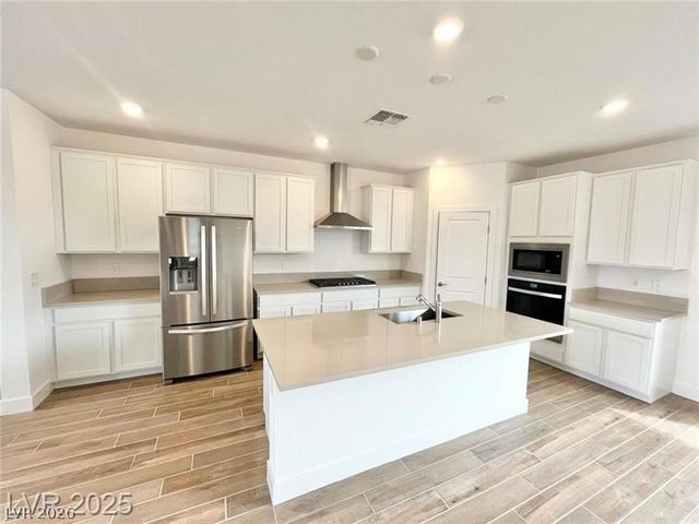 7348 Crown Landing Street, Las Vegas, NV 89113