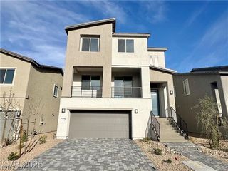 7348 Crown Landing Street, Las Vegas, NV 89113