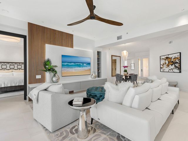 6427 MOORINGS POINT CIRCLE 101, Lakewood Ranch, FL 34202